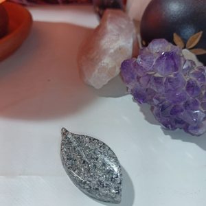 Orgonita / Electronite Hoja Alargada decorativa punta