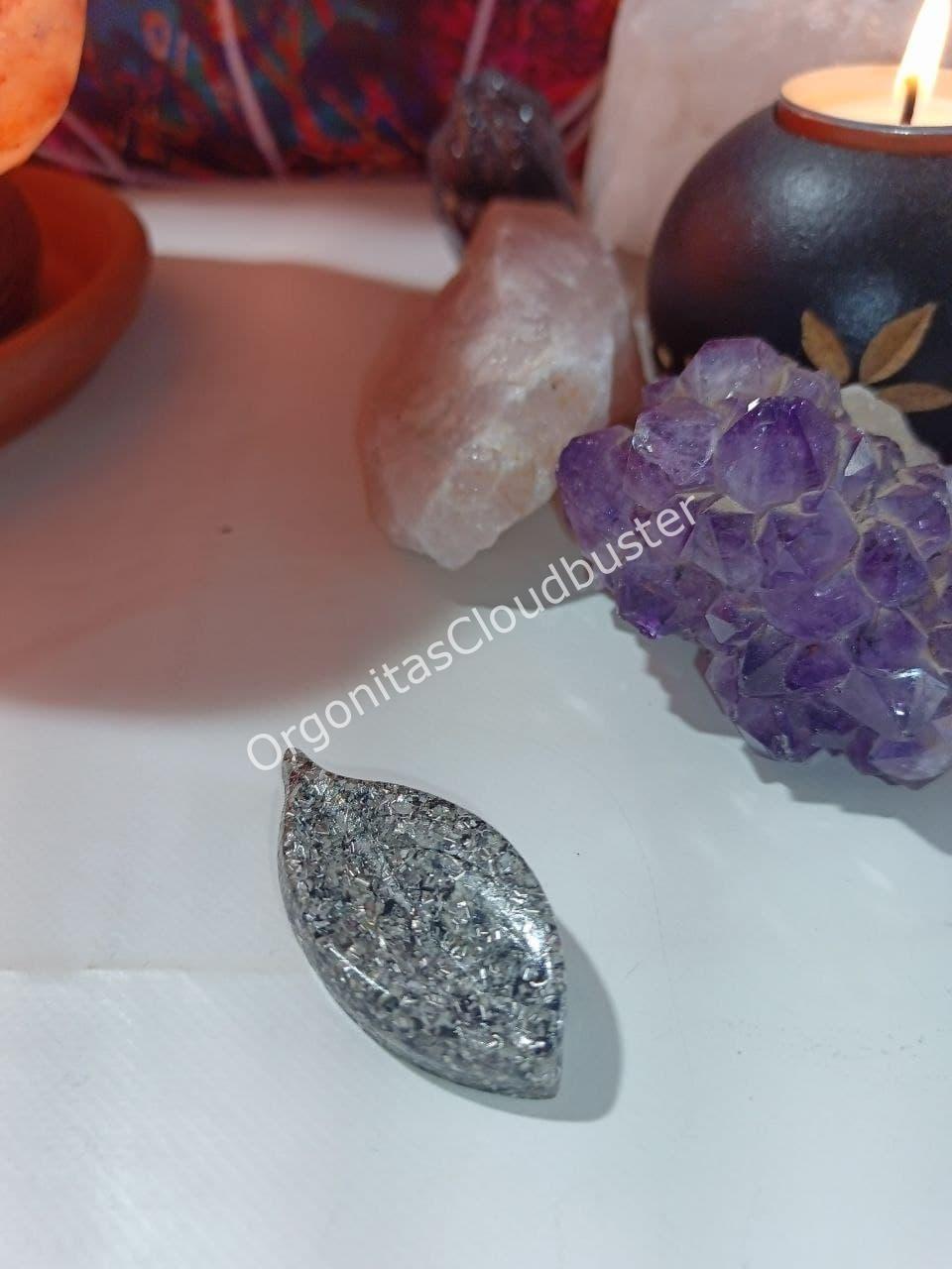 Orgonita / Electronite Hoja Alargada decorativa punta