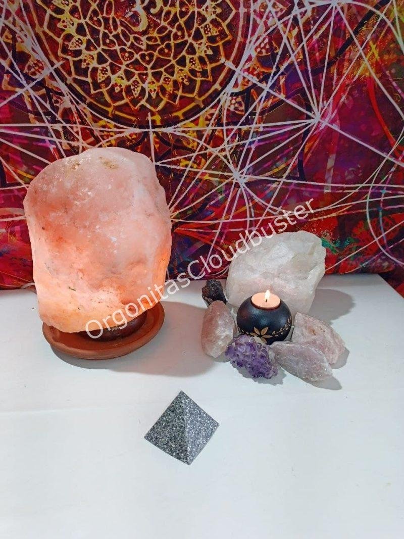 Orgonita / Electronite Pirámide Mediana 4 lados - Imagen 2