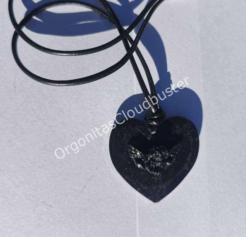 Colgante Corazón Ángel Orgonita MAGNETITA - Imagen 4