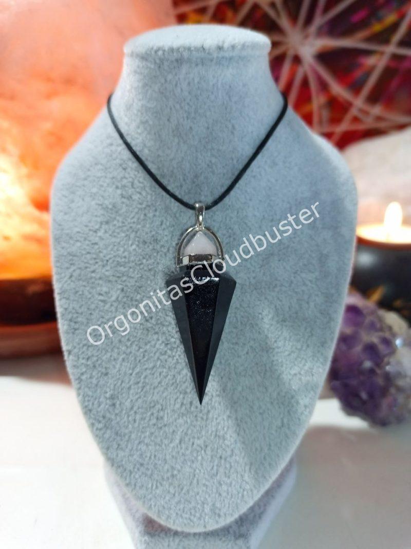 Colgante pirámide de MAGNETITA y punta de cuarzo