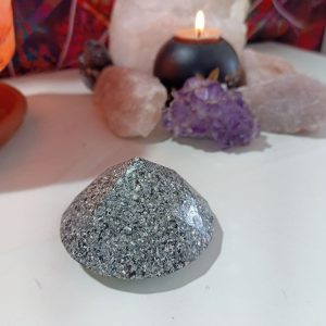 Orgonita / Electronite Pirámide formato diamante Grande