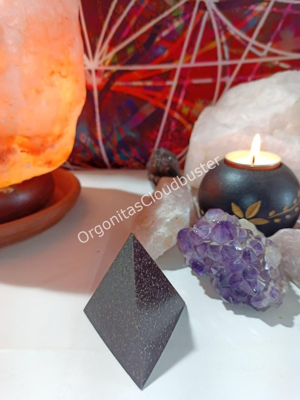 Orgonita VIRUTA DE HIERRO Pirámide 3 lados
