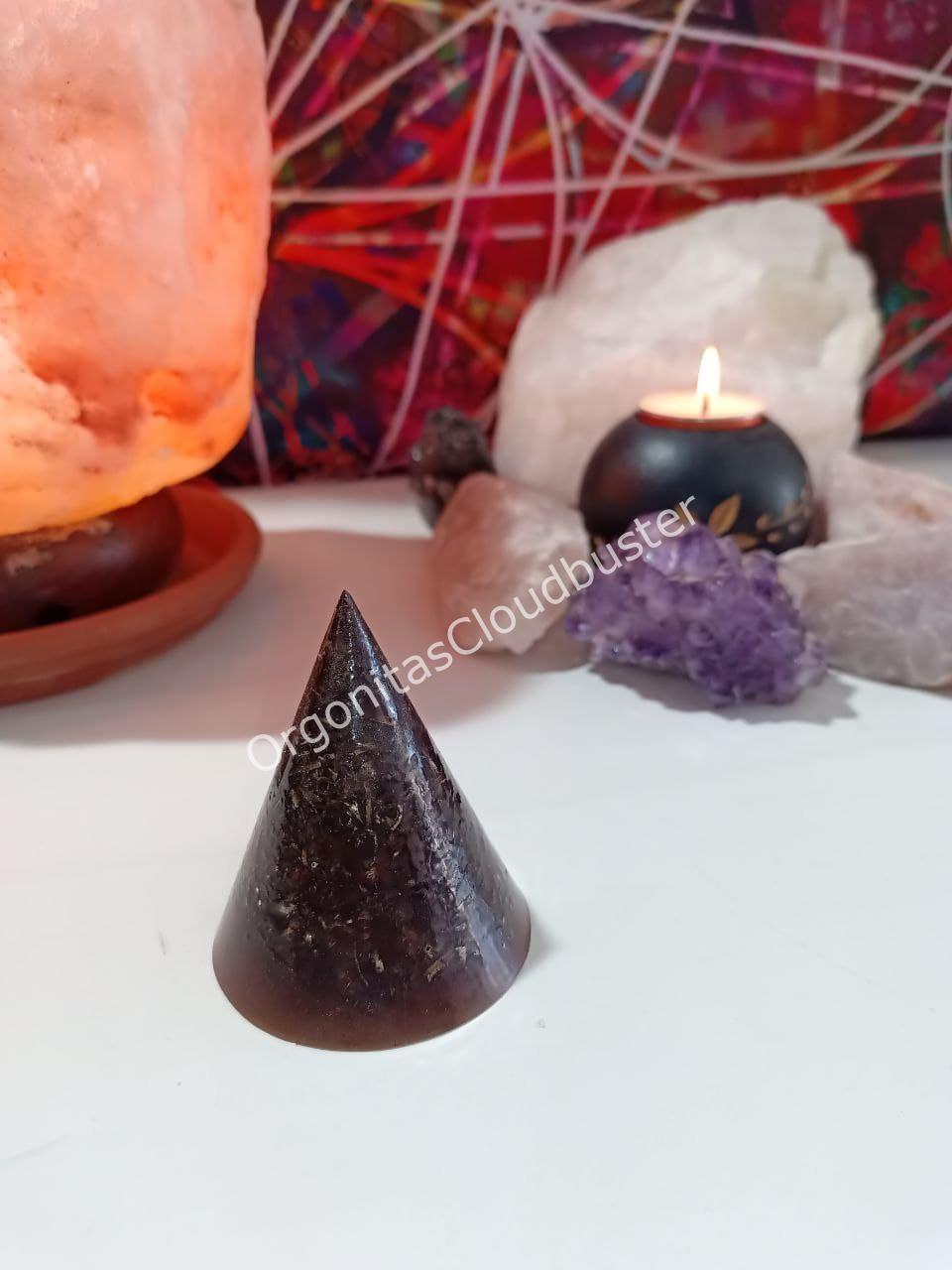 Orgonita VIRUTA DE HIERRO Pirámide cono - Imagen 6