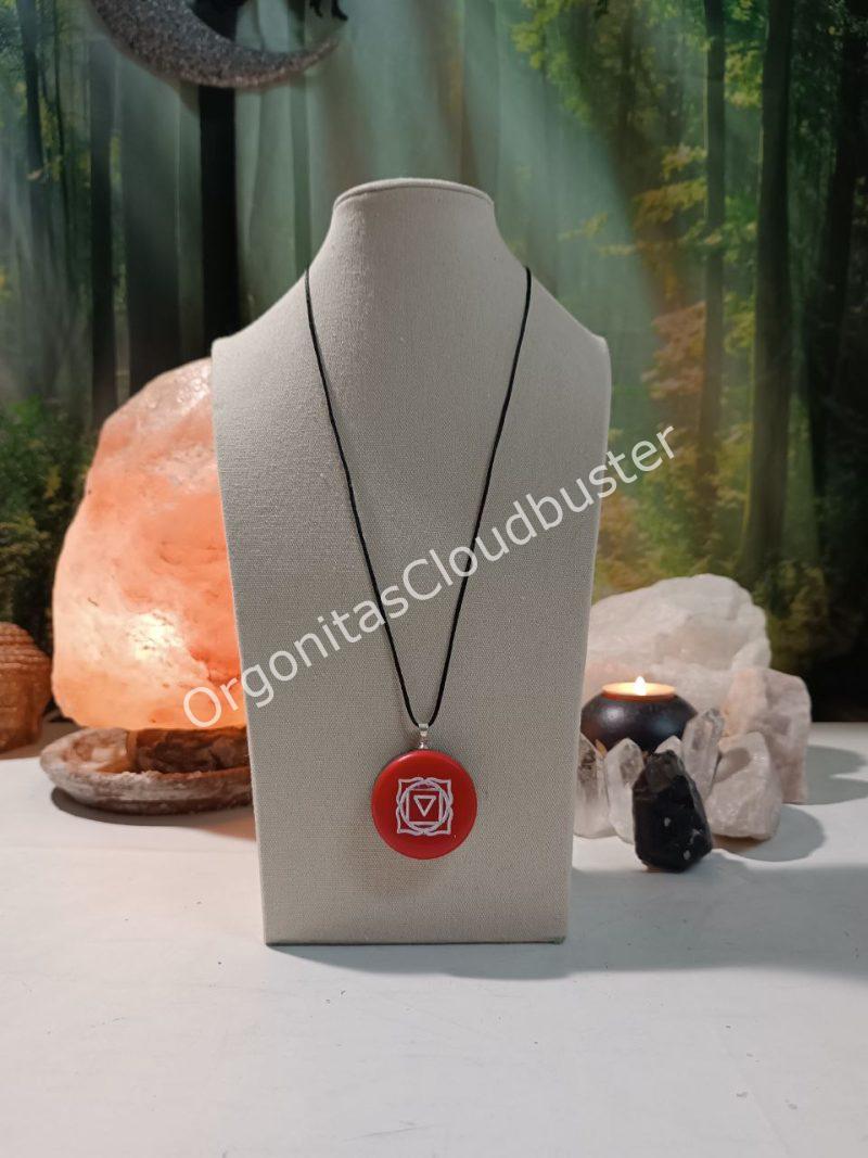 Orgonita / Electronite Colgante o llavero Chakra Raiz formato Semicírculo - Imagen 3