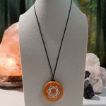 Orgonita / Electronite Colgante o llavero Sacro formato Semicírculo