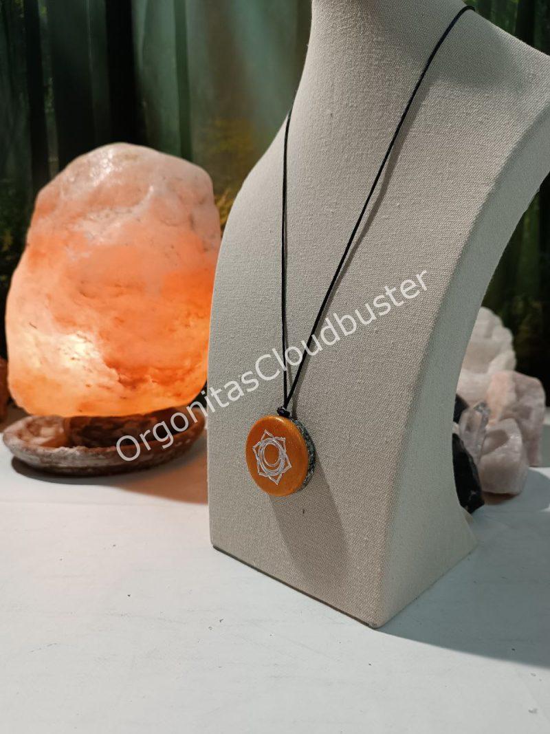 Orgonita / Electronite Colgante o llavero Sacro formato Semicírculo - Imagen 3