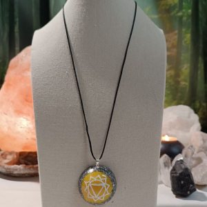 Orgonita / Electronite Colgante o llavero Chakra Plexo Solar formato Semiesfera