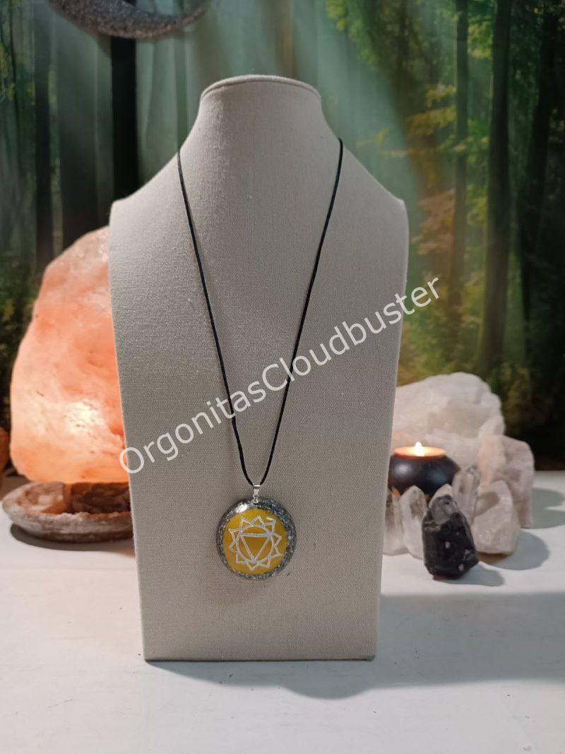 Orgonita / Electronite Colgante o llavero Chakra Plexo Solar formato Semiesfera - Imagen 4