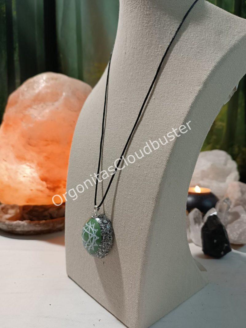 Orgonita / Electronite Colgante o llavero Chakra Corazón o Cardíaco formato Semiesfera - Imagen 3