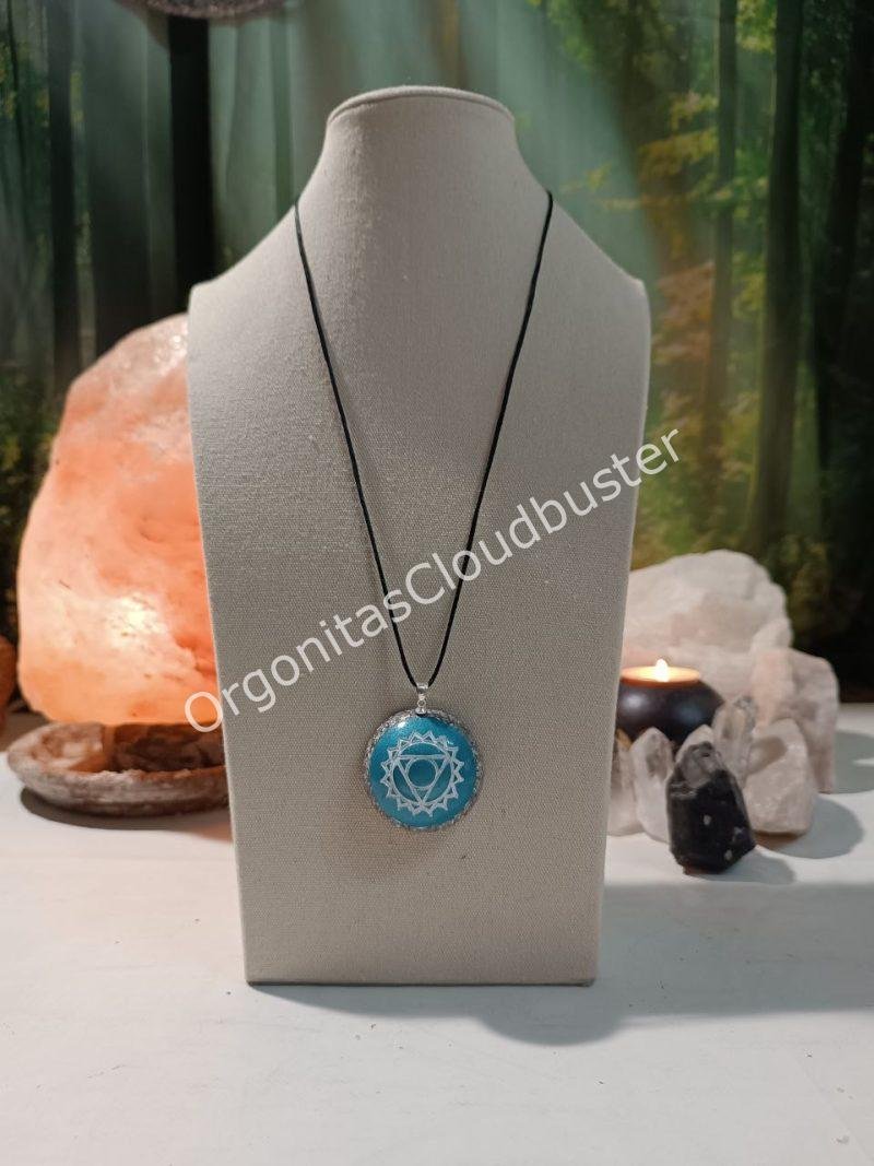 Orgonita / Electronite Colgante o llavero Chakra de Garganta formato Semiesfera - Imagen 4