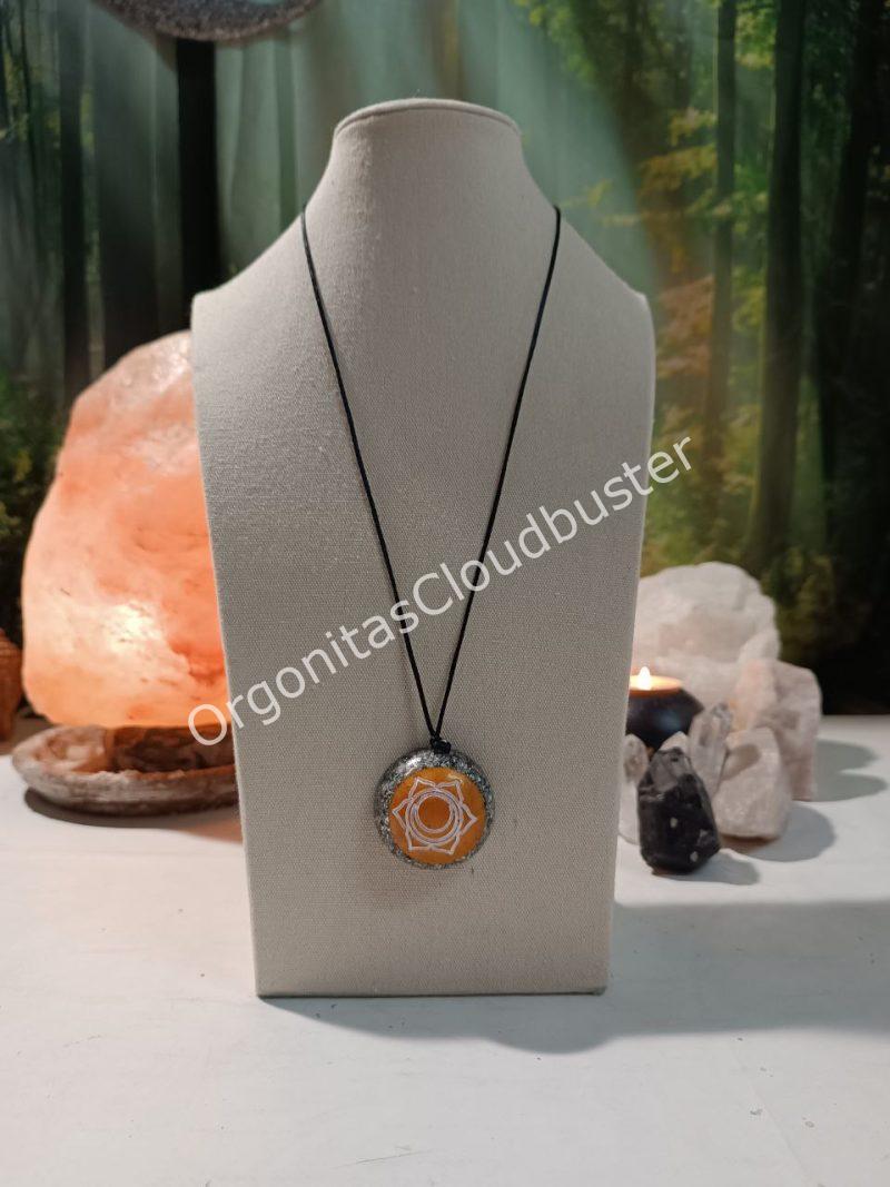 Orgonita / Electronite Colgante o llavero Chakra Sacro formato Semiesfera - Imagen 2
