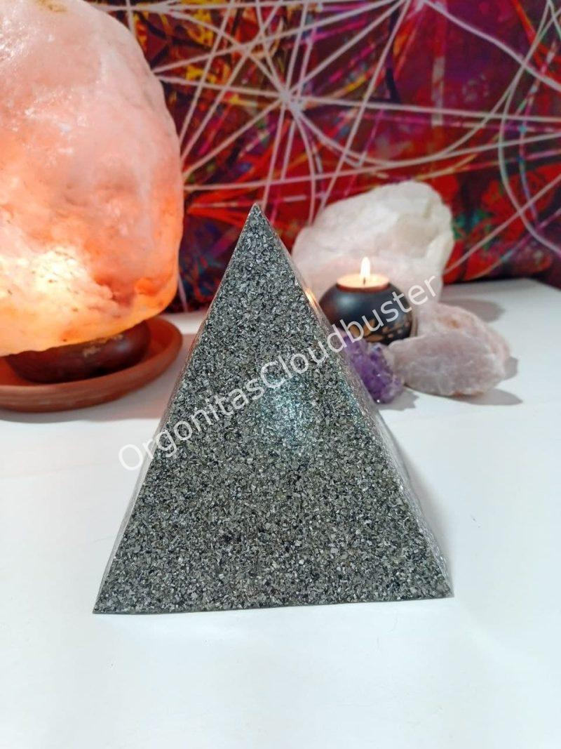 Orgonita / Electronite Formato Pirámide Maxi Grande 4 lados