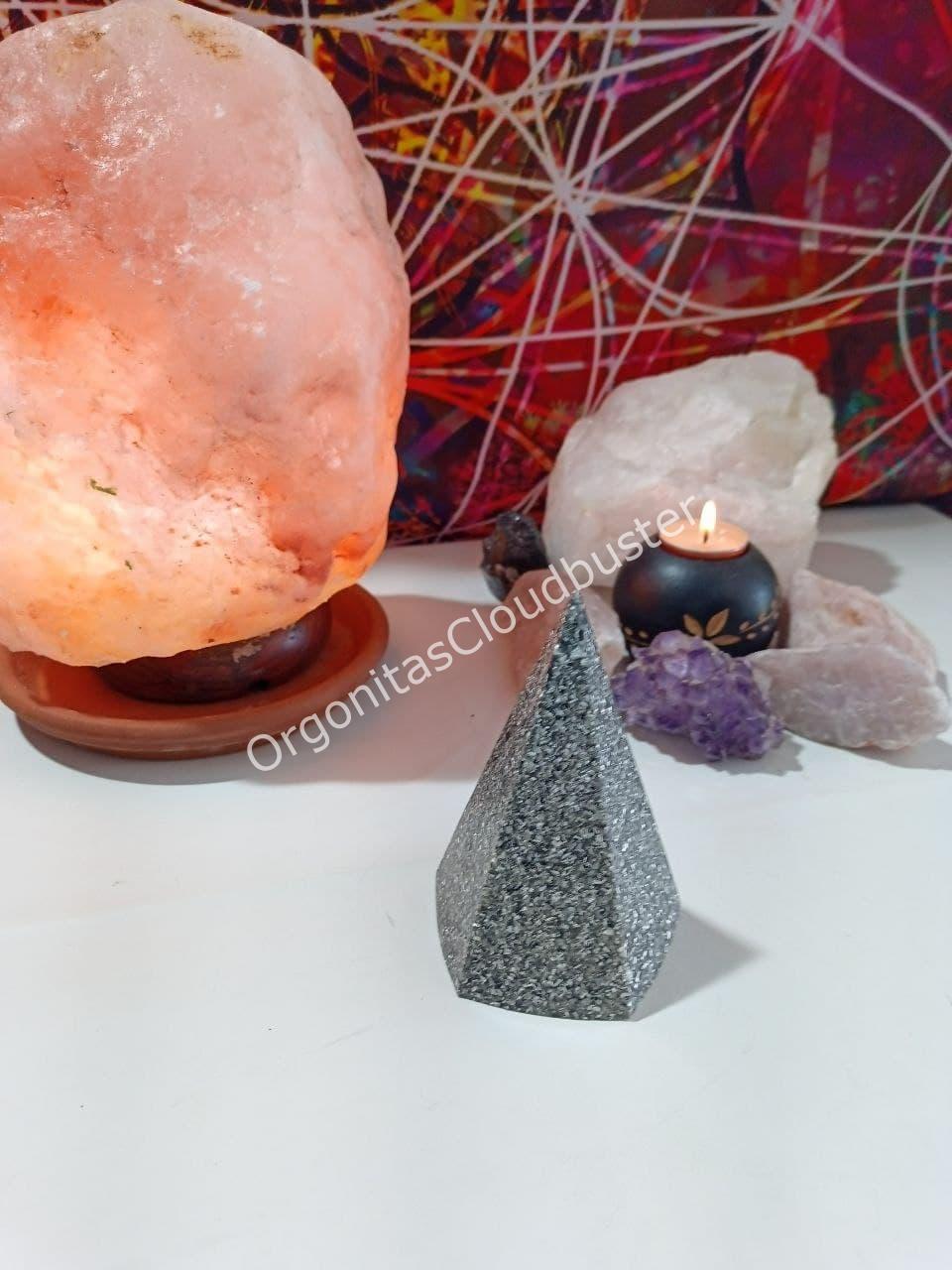 Orgonita / Electronite Pirámide formato Pentagonal - Imagen 2