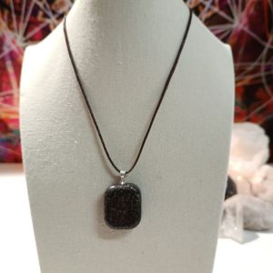 Orgonita VIRUTA PEQUEÑA DE HIERRO colgante Cuadrado