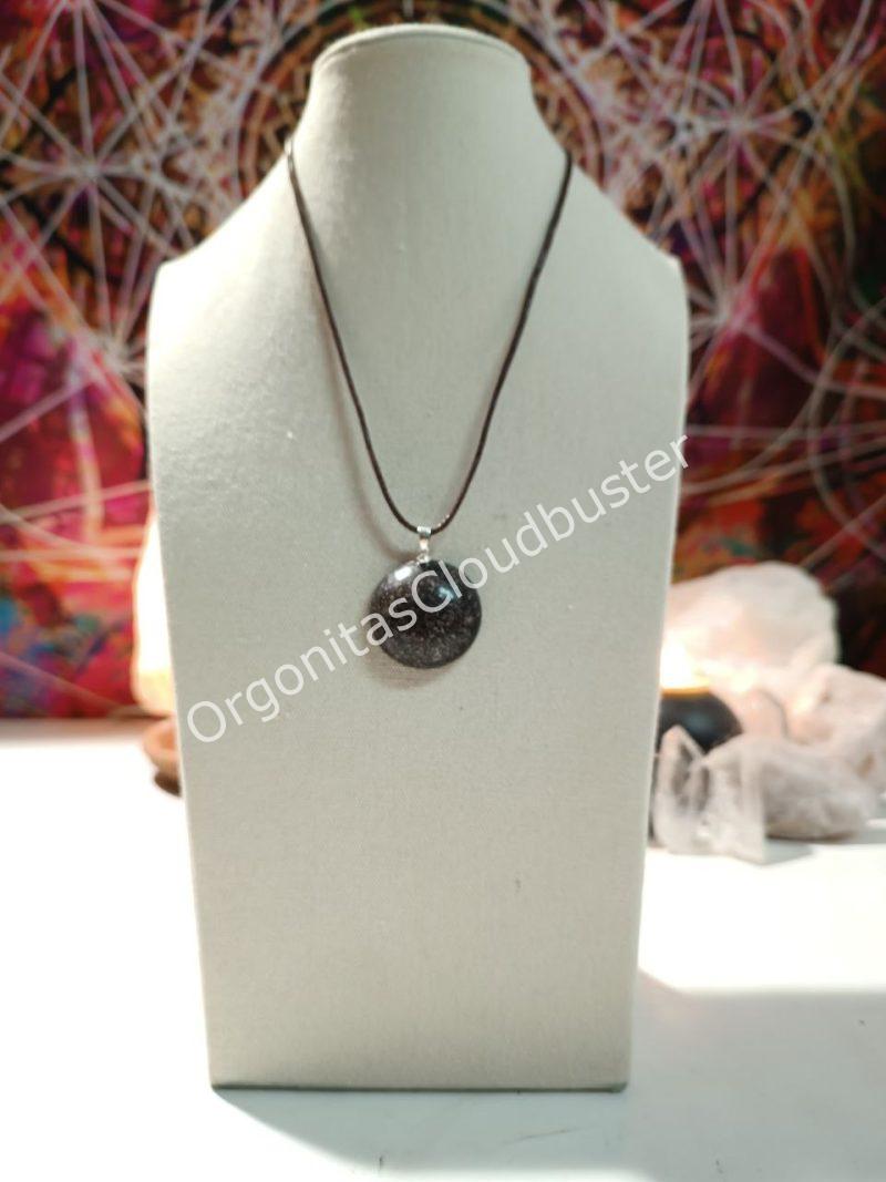 Orgonita VIRUTA PEQUEÑA DE HIERRO colgante Semicírculo Pequeño - Imagen 2