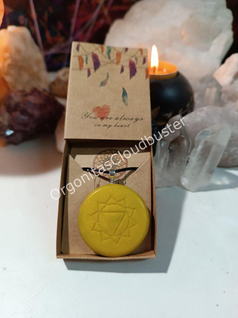 Orgonita / Electronite Colgante o llavero Plexo Solar formato Semicírculo - Imagen 6