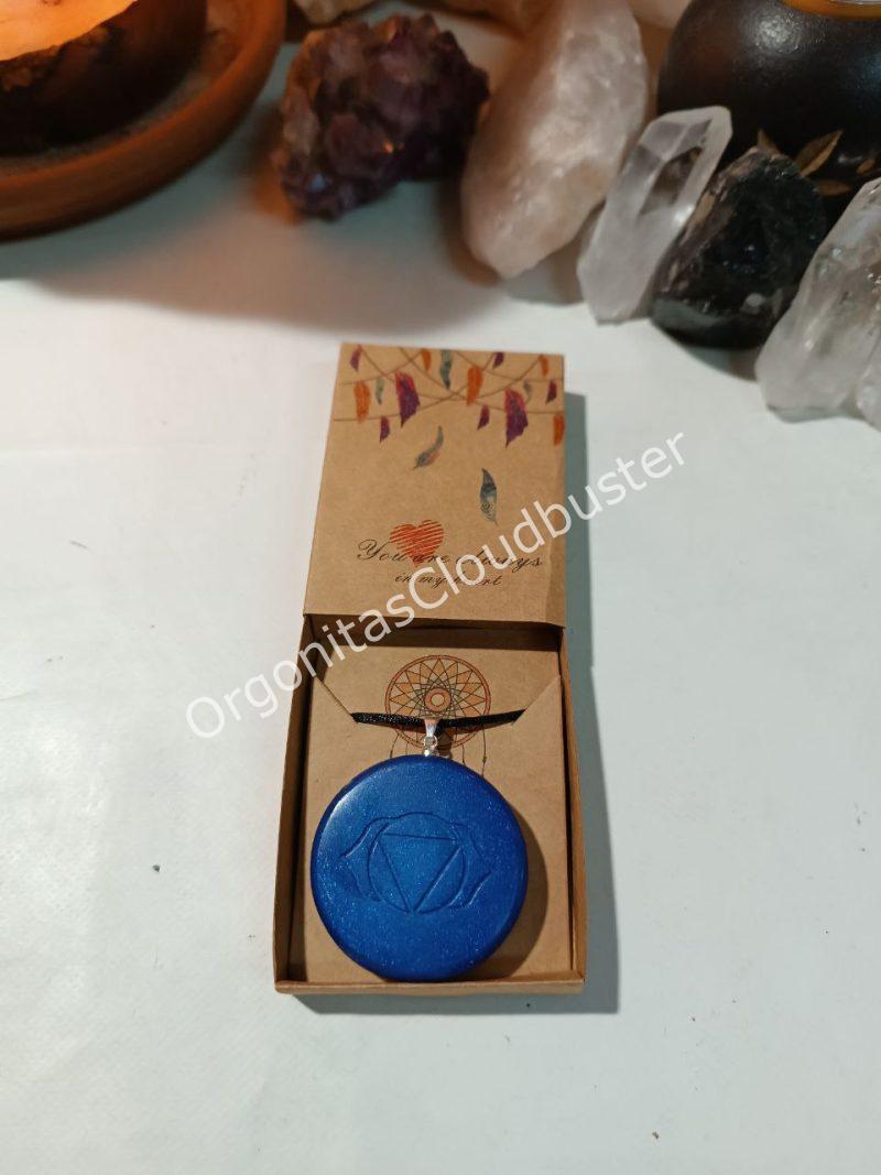 Orgonita / Electronite Colgante o llavero Chakra Tercer Ojo formato Semicírculo - Imagen 5